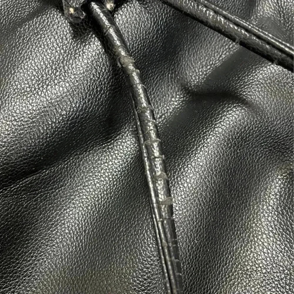 🌟 Victoria's Secret Black Fringe Drawstring Backpack Women's Fashion Accessory 🌟 - Picture 8 of 9